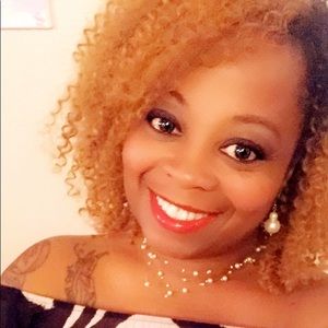 Meet your Posher, Marquecia